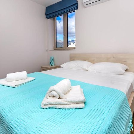 Timea Apartment Tivat Bagian luar foto
