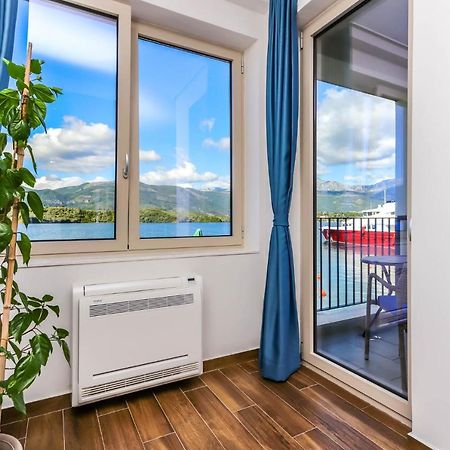 Timea Apartment Tivat Bagian luar foto