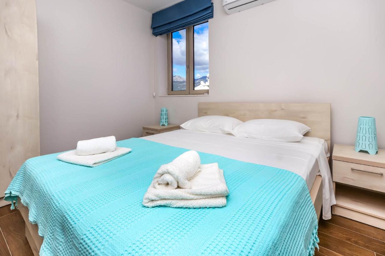 Timea Apartment Tivat Bagian luar foto
