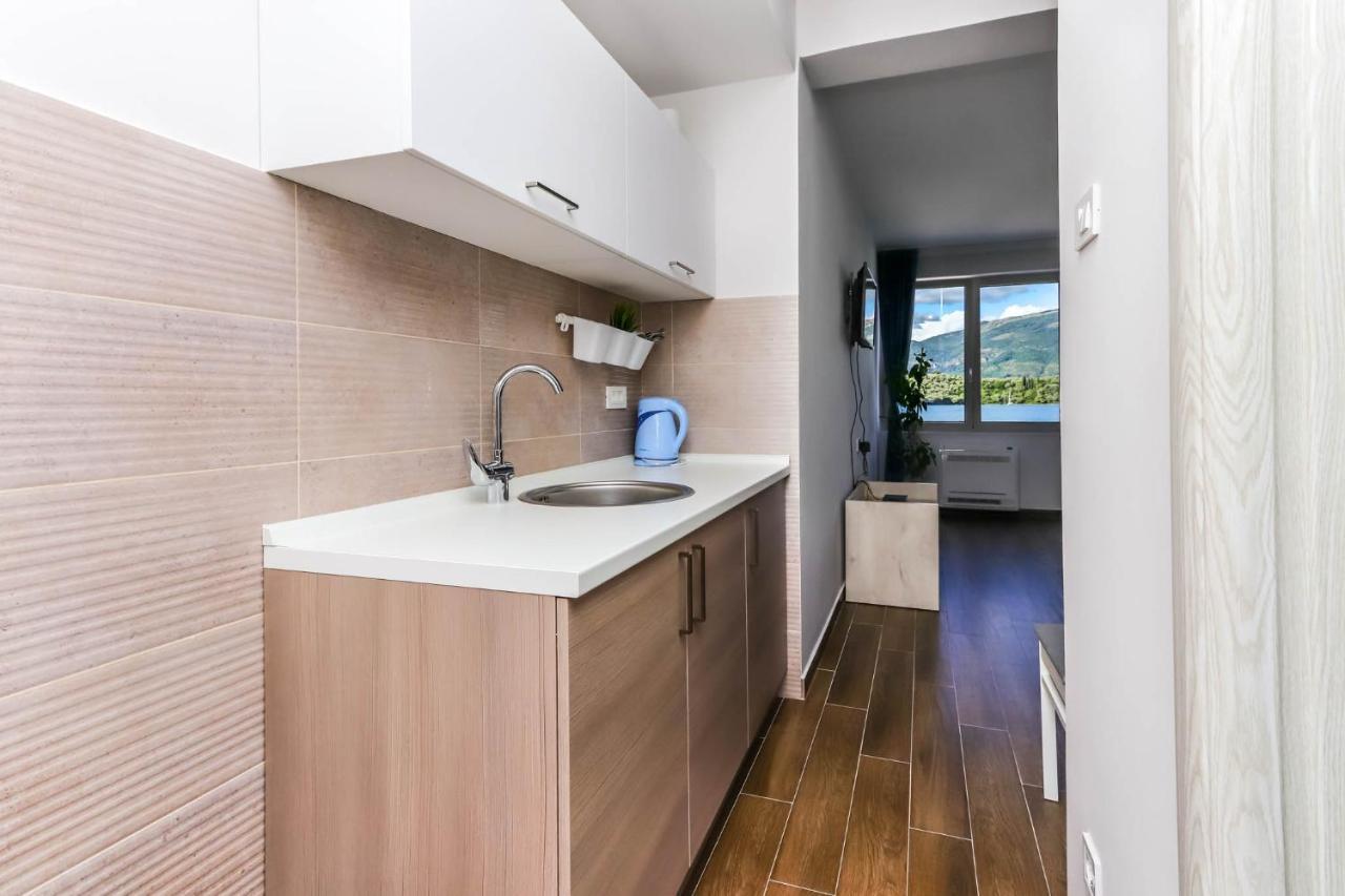Timea Apartment Tivat Bagian luar foto