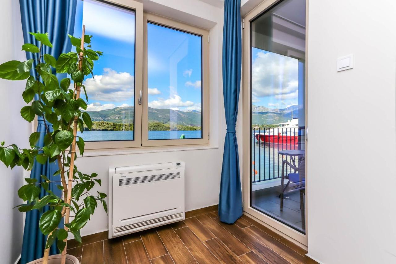 Timea Apartment Tivat Bagian luar foto