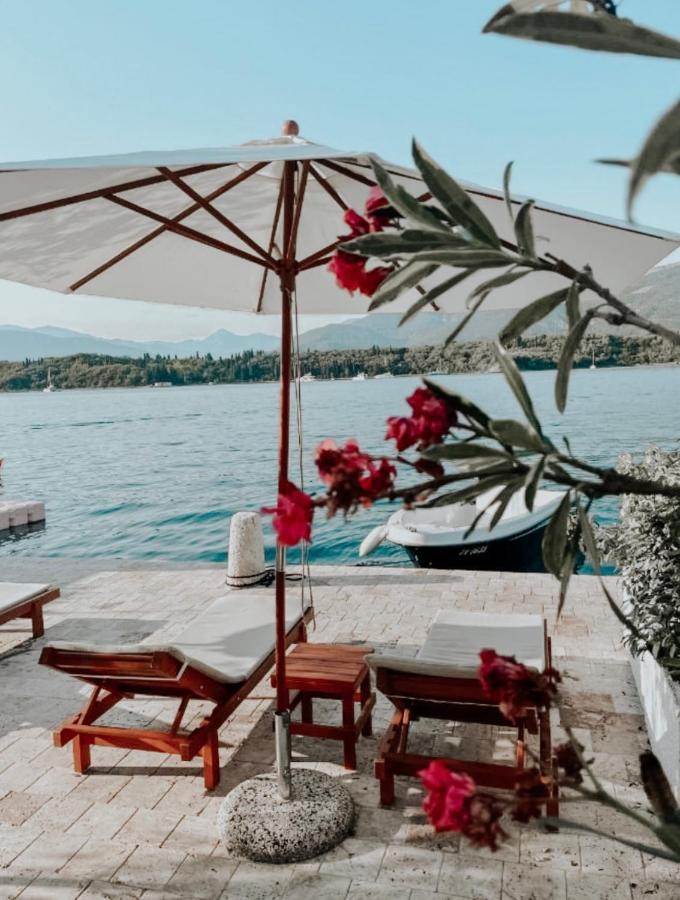 Timea Apartment Tivat Bagian luar foto