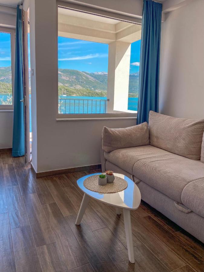 Timea Apartment Tivat Bagian luar foto